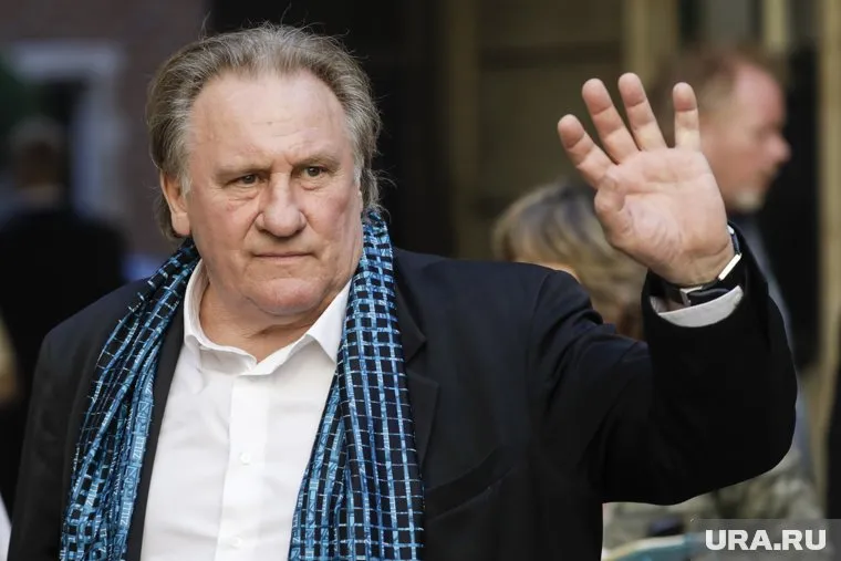 Депардье впервые судят из-за жалоб на сексуальное насилие с его стороны