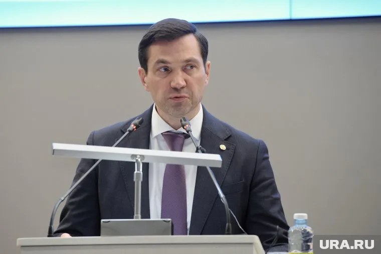 Для Лошкина этот отчет перед депутатами стал первым