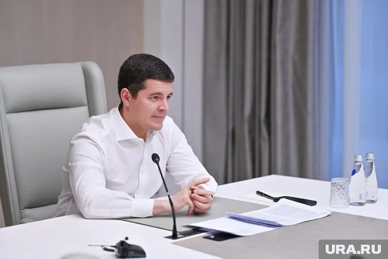 Дмитрий Артюхов оценил качество капремонта военкомата в Лабытнанги