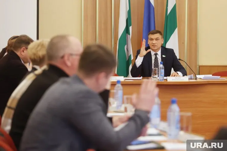 В думе Кургана изменят рассадку депутатов после избрания спикера Прозорова