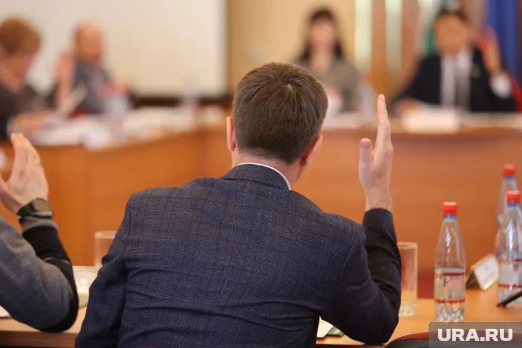 Депутаты в Кочево проголосовали за Руслана Бузинова