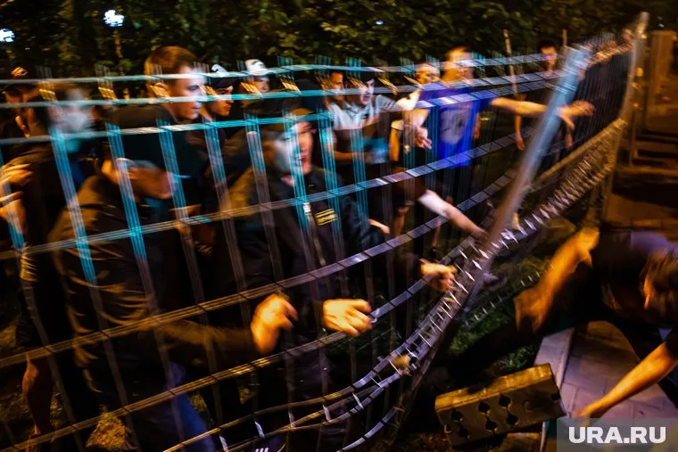 13 мая на месте будущего строительства храма произошел стихийный митинг