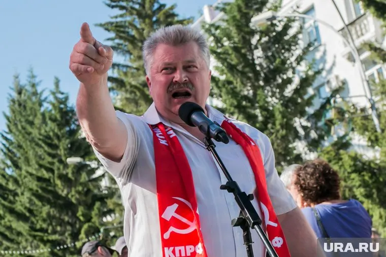 Лидер курганских коммунистов Виктор Зырянов высказался против выдвижения федеральных политиков в региональные парламенты