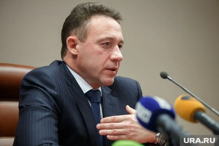 Игорь Холманских признался, что за гастрольной деятельностью Андрея Макаревича не следит