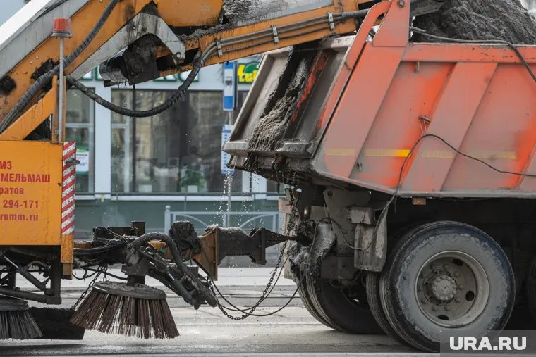 С техникой у районов проблем нет, отметил вице-мэр