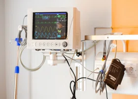 Жога пообещал федеральную поддержку медицинским проектам Паслера