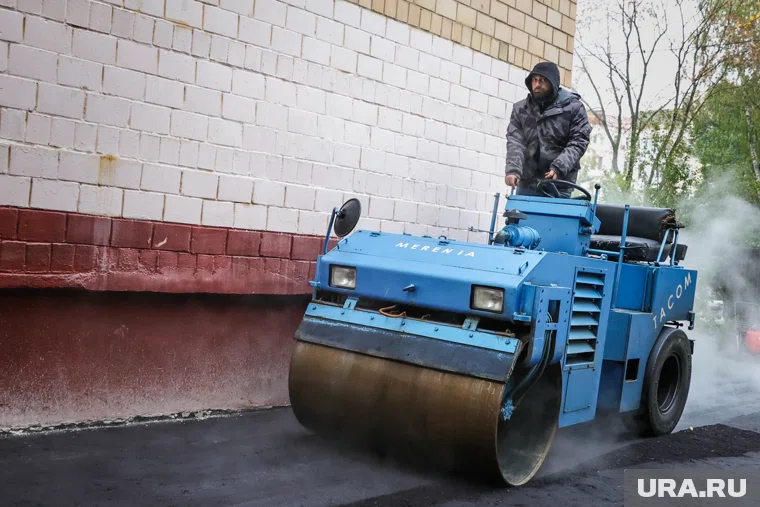 Возле школы в Курганской области обновят асфальт