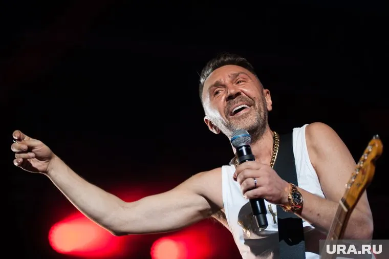 Сергей Шнуров исполнил любимую песню Невзорова «Любит наш народ»