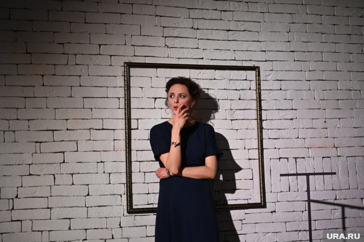 порно Лайетана Лолошка Үйде ұйықтап жатқан әйелдің есегінің жасырын камерасы