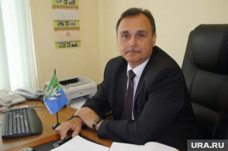 Сергей Петров занимает должность зама главы райцентра — села Мужи