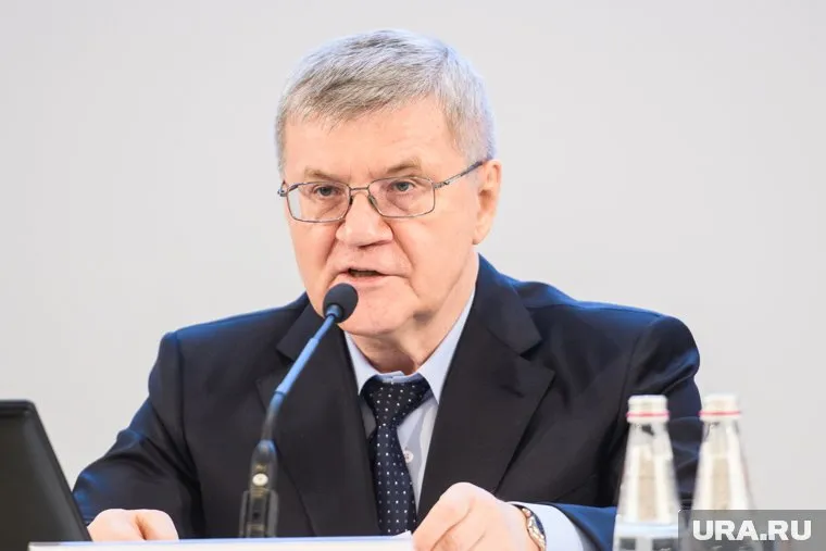 Отставку Юрия Чайки 22 января принял Совет Федерации