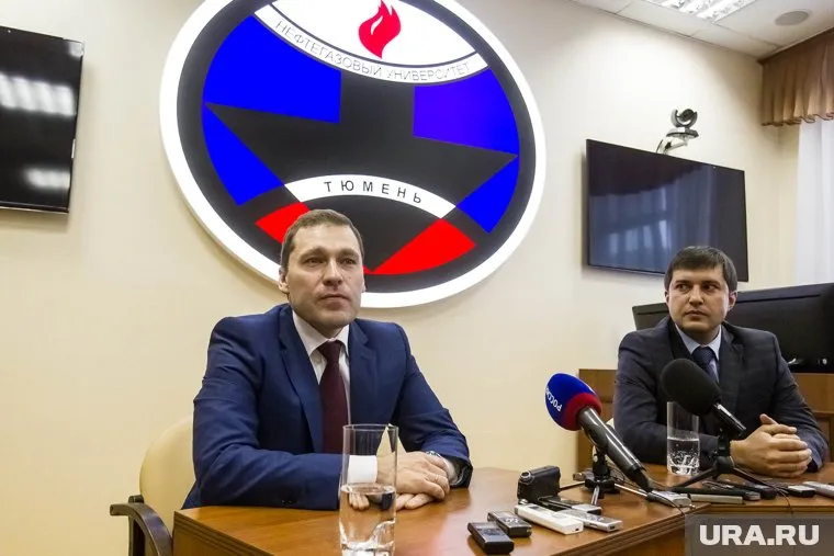 Ректору Олегу Новоселову не могут простить авторитарный стиль руководства