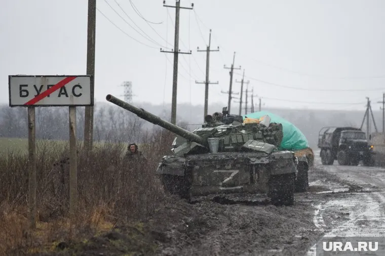 Внедорожник пермяков с легкостью преодолевает бездорожье там, где вязнут танки (архивное фото)