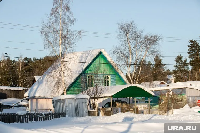 Лесника и его жену зарубили во дворе дома
