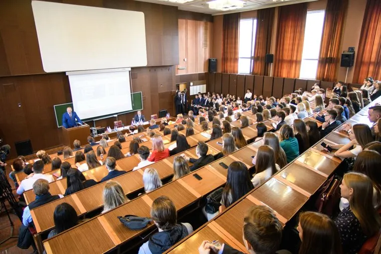 Встреча полпреда по УрФО Николая Цуканова со студентами госакадемии. Екатеринбург