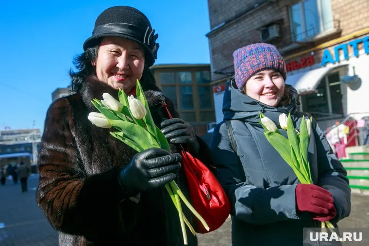 Волонтеры подарили россиянкам радость