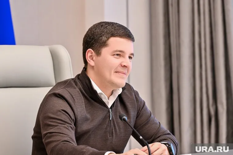 Артюхов поздравил госслужащих, которые дежурят в новогоднюю ночь