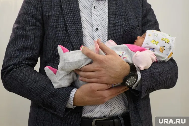 Рождение ребенка может выбить семью из среднего класса