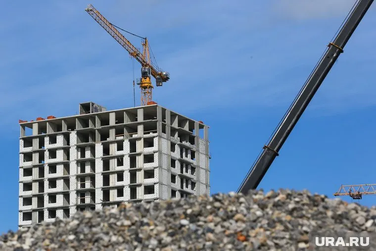 По мнению банкира, застройщики строят больше, чем смогут продать