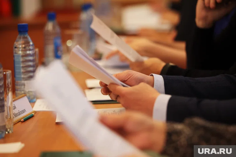 Решение о роспуске думы примут днем 26 февраля