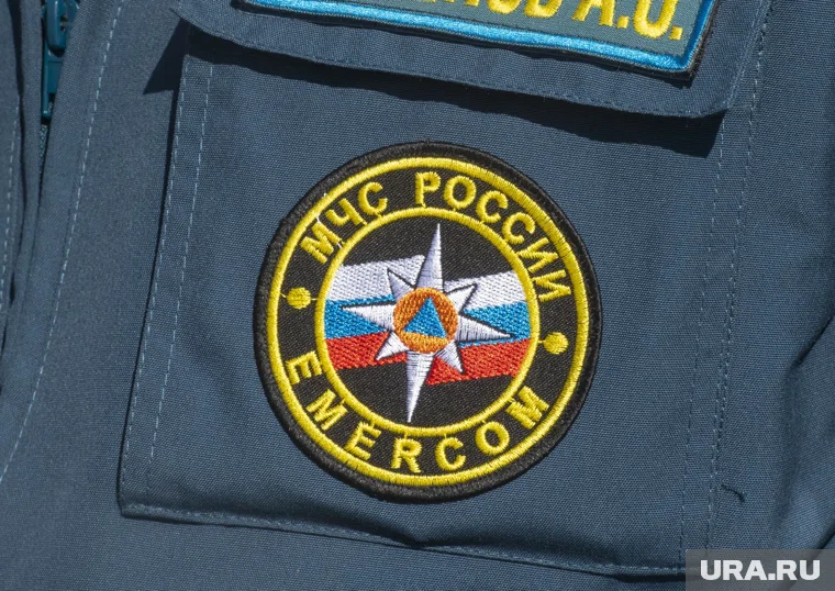 Спасатели извлекли из искореженного автобуса 16 человек