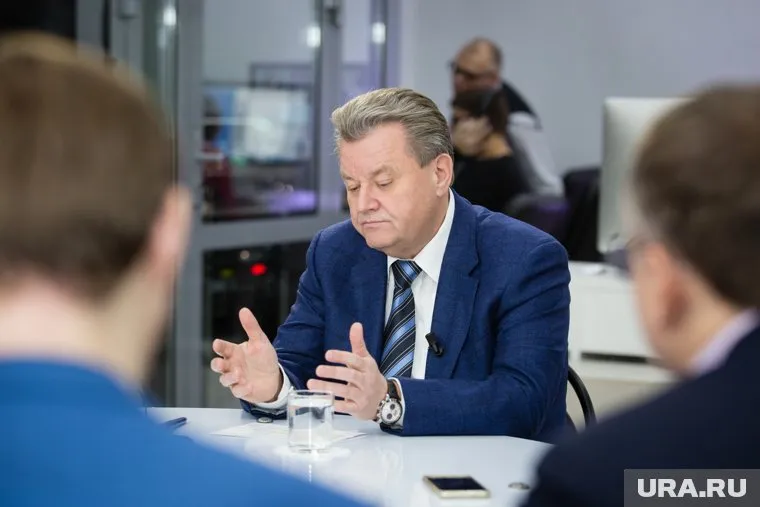 Политэлиты ХМАО внимательно следят за развитием событий вокруг отставки главы Нижневартовска Василия Тихонова