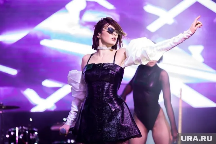 Певицу допросят о гастролях в России