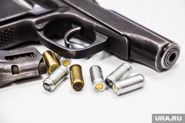 Свердловчане устроили стрельбу у хинкальной. Видео