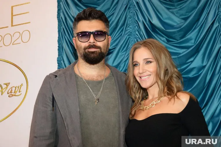 По его словам Чумакова, женщины красиво одеваются и делают макияж ради мужчин 