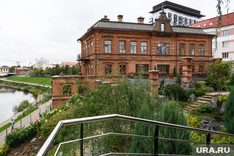 Архитектурному феномену в центре Екатеринбурга исполнилось 125 лет. Фото