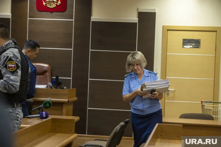 Показания Бекмансурова на суде зачитывает прокурор