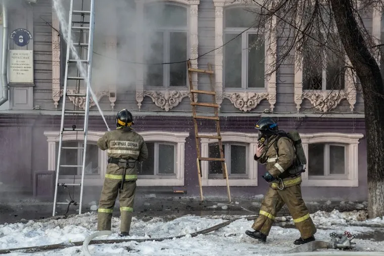 Пожар памятника архитектуры по ул. Семакова 8. Тюмень