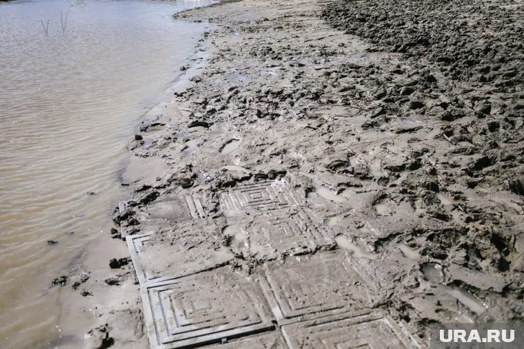 Глинистый подход к воде возмутил тюменцев и спровоцировал проверку прокуратуры