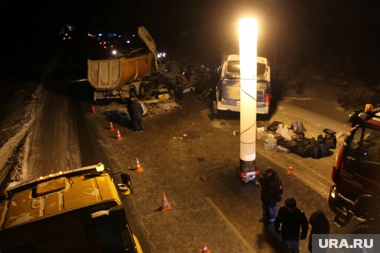 На трассе столкнулись автобус, два грузовика и автомобиль