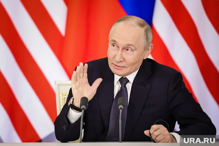 Президент Владимир Путин объявил о начале строительства новейшего атомного ледокола «Сталинград»