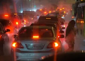 Асфальт растаял? С наступлением весны пробки в Екатеринбурге стали больше