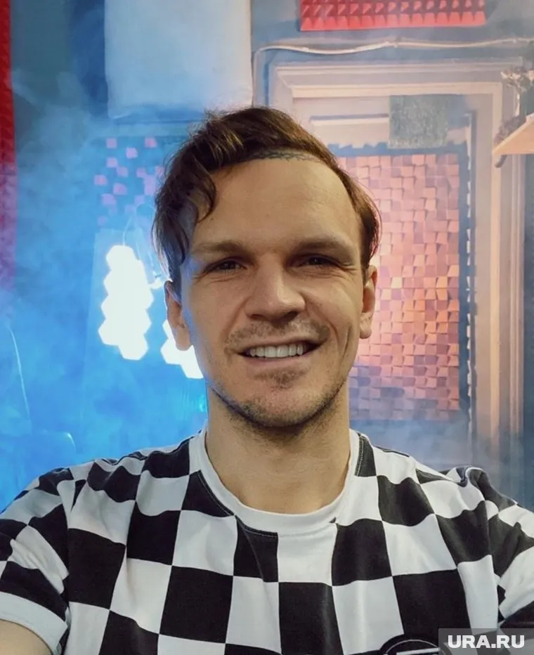 На решение об отъезде Дмитрия Ларина повлияло уголовное дело в отношении Юрия Хованского