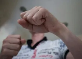 «Изнасиловал на кладбище»: отчим сбежавшего екатеринбургского школьника оказался тираном