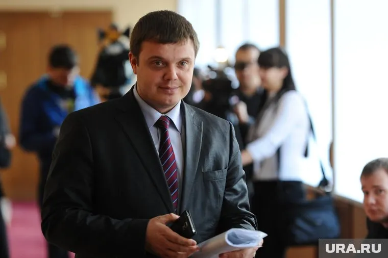 Зорин променял партию на диссертацию