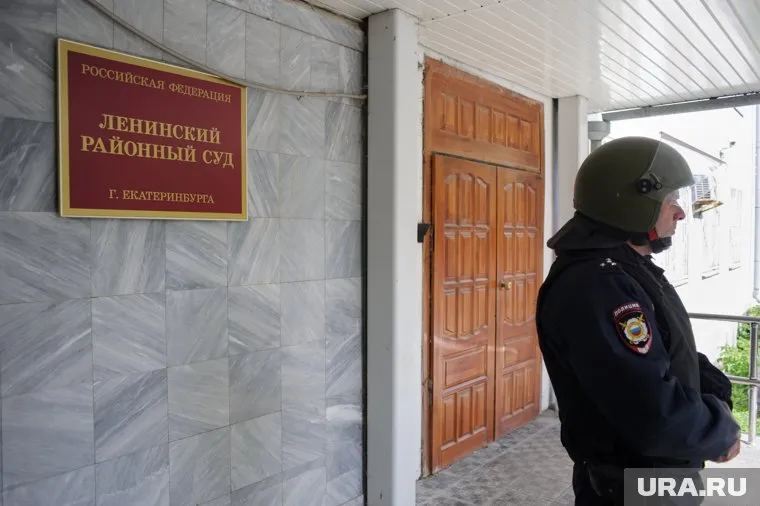 Правозащитнику грозит крупный штраф или арест