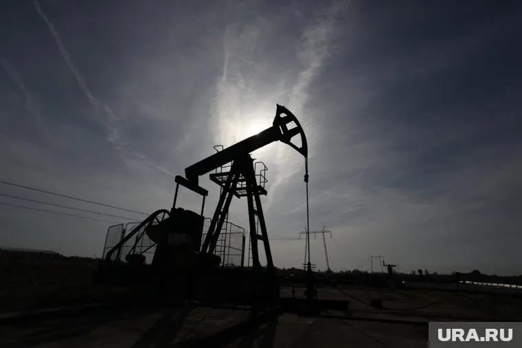 Западные страны планируют ввести потолок цен на российскую нефть