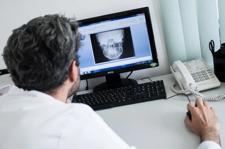 Отделение челюстно-лицевой хирургии в дорожной больнице "РЖД-Медицина" по адресу Байдукова, 63. Екатеринбург