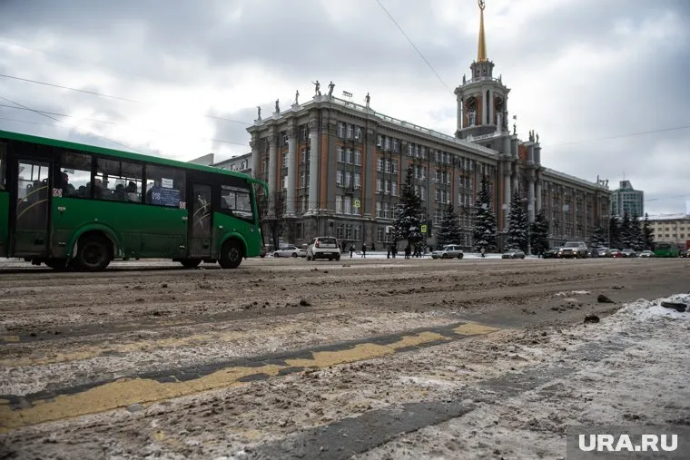 Мэрия Екатеринбурга назначила районы ответственными за уборку снега