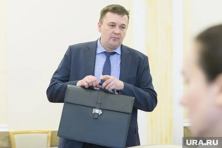 Василий Козлов работает в свердловском правительстве ровно четыре года