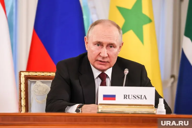 Президент РФ Владимир Путин назвал вопрос единой расчетной валюты наиболее важным для БРИКС+