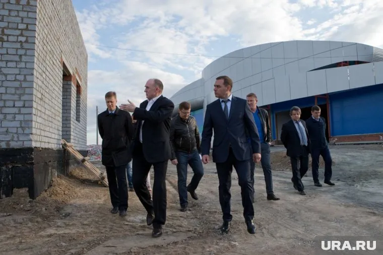 Дубровский проверил строительство ФОК а в Южноуральске