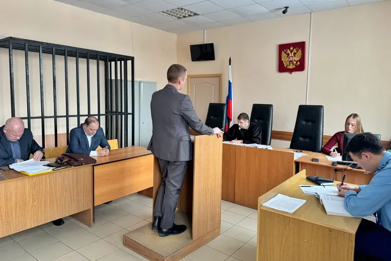 Судебное заседание по уголовному делу одного из директоров Курганмашзавода судят за превышение полномочий при гособоронзаказе. Курган