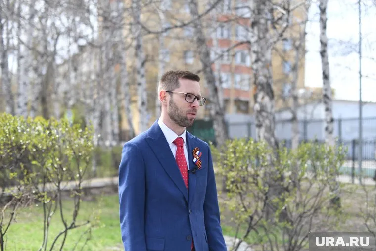 Глава департамента культуры Сидоров ведет переговоры с протестующей труппой тюменского драмтеатра