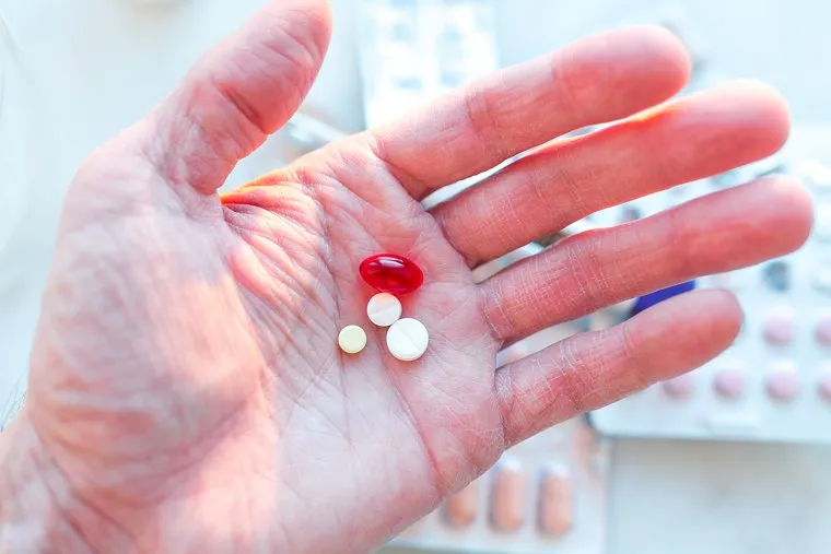 Клипарт Температура и лекарства. Тюмень