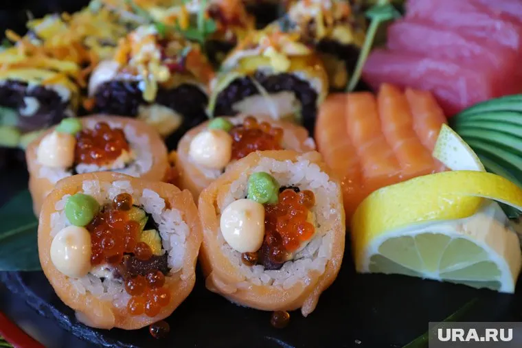 Глава СКР потребовал доклад о ходе проверки отравления роллами «Ебидоеби»